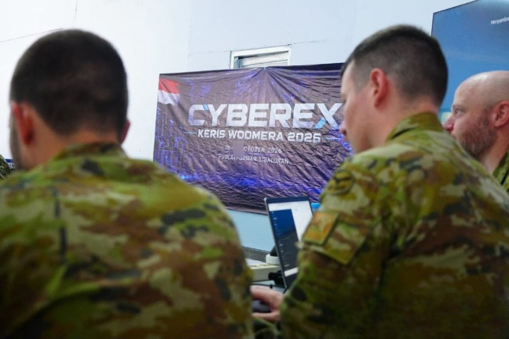 Simulasi pertahanan siber antara TNI-ADF dalam rangkaian Latgabma Keris Woomera 2026 di Puslatpurmar 5 Baluran Situbondo, Jawa Timur. Jumat (16/10/2026) ANTARA/HO-Puspen TNI