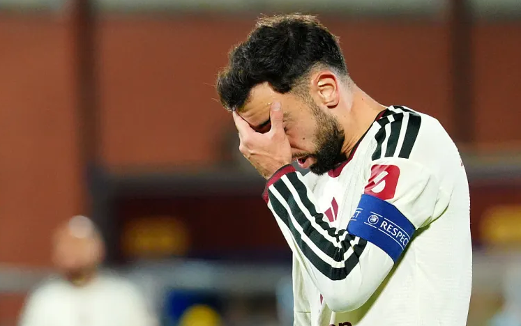 Manchester United's Bruno Fernandes during the UEFA Champions League match at the Giuseppe Sinigaglia Stadium, Como [Luca Rossini/PA Images via Getty Images]