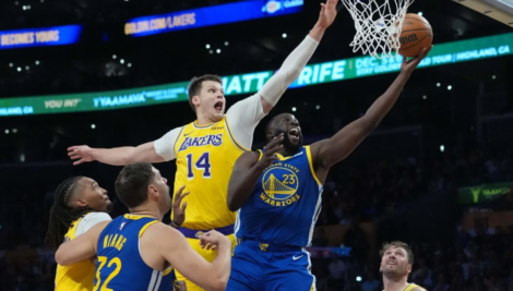 Walker Kessler was all over the court during a dominant debut for the Lakers.Kirby Lee / Imagn Images