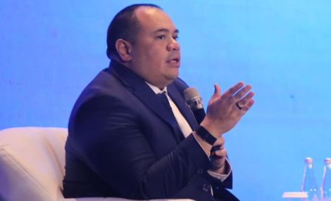 Foto: Chief Investment Officer (CIO) Danantara, Pandu Sjahrir menyampaikan paparan dalam acara Big Alpha Business Summit 2025 di Jakarta, Jumat (19/12/2025). (CNBC Indonesia/Faisal Rahman)