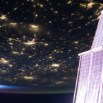 Cahaya kota berkilauan di seluruh Amerika Serikat bagian selatan dalam foto ini dari Stasiun Luar Angkasa Internasional saat mengorbit di atas Florida. (NASA)