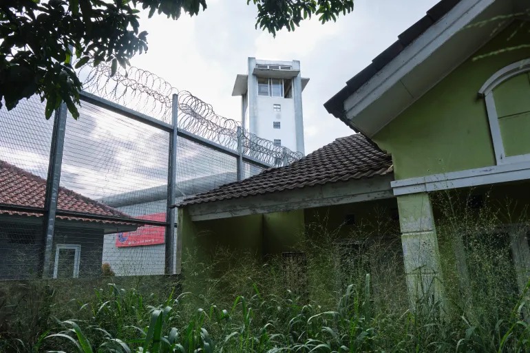 Indonesia's prisons have long been accused of giving wealthy or well-connected inmates special treatment in return for bribes [File: Ed Wray/Getty Images]