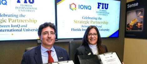IonQ Chairman and CEO Niccolo de Masi and FIU Provost, Executive Vice President and Chief Operating Officer Elizabeth M. Béjar at IonQ headquarters in College Park, Maryland. (Photo credit: Taimy Alvarez/Florida International University)