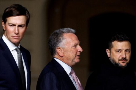 U.S. negotiators Jared Kushner, left, and Steve Witkoff with President Volodymyr Zelensky in Kyiv on Sept. 6. (Valentyn Ogirenko/Reuters)