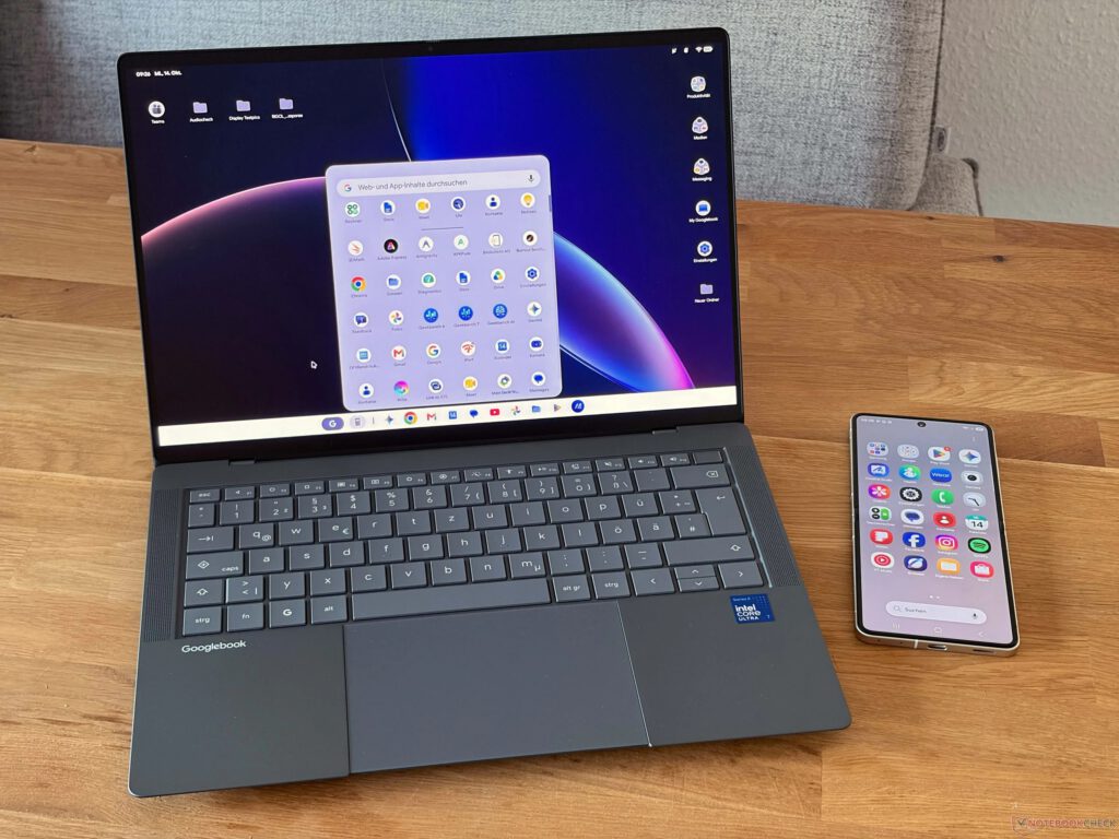 Asus Googlebook 14 with Samsung Galaxy Fold Z Flip8 [full resolution]