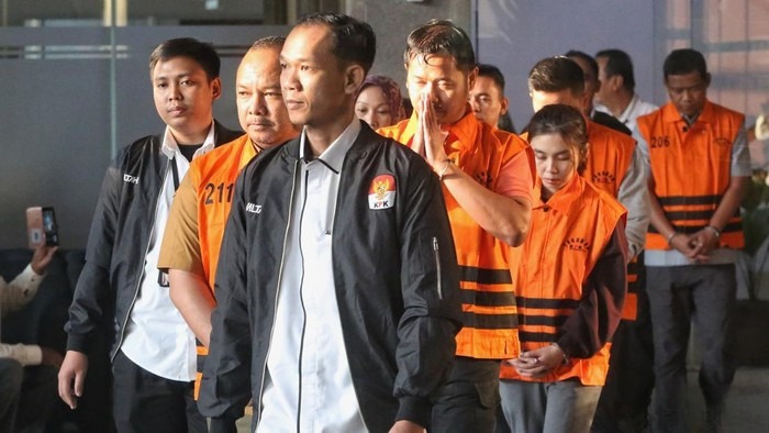Para tersangka korupsi dana bencana (Ari Saputra/detikfoto)