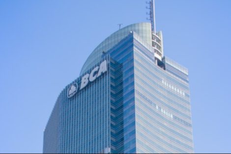 Saham BBCA anjlok 14,81 persen ke Rp 5.175 di tengah gejolak MSCI. Manajemen BCA menegaskan tetap fokus pada fundamental bisnis